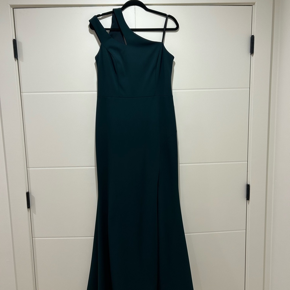 Elegant Dark Green One-Shoulder Evening Gown